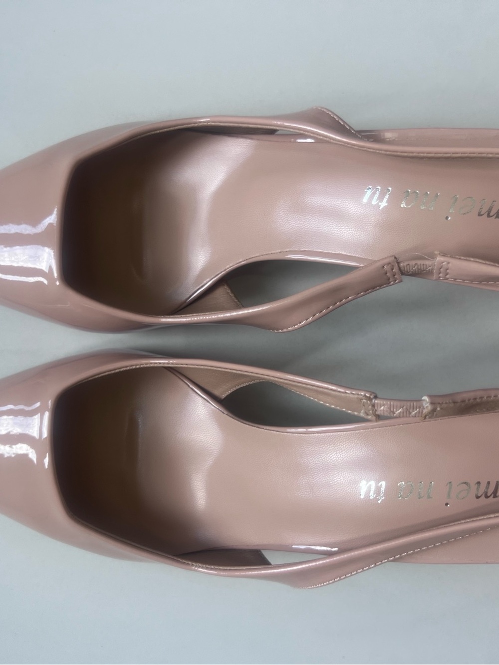NWT nude patent slingback kitten heels with a pointed-toe silhouette Size 38 - Picture 3 of 4
